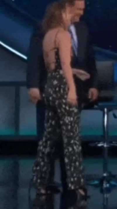The Melissa Movement Part 11: This Woman Knows How To Shake Hands