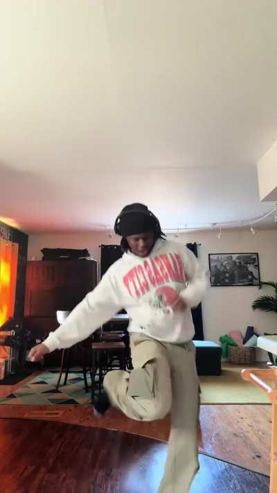 Day 1 of Dancing To Buss Down Rollie Avalanche Everyday Until I can do it at Streamer University @unow<wbr>itdas<wbr>hifts<wbr>_ on tik tok for the series