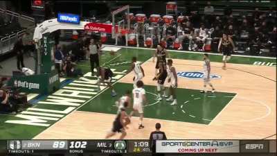 [Highlight] Thanasis with an ambitious dunk attempt