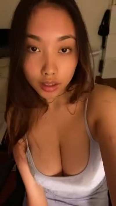 anybody know her tiktok??