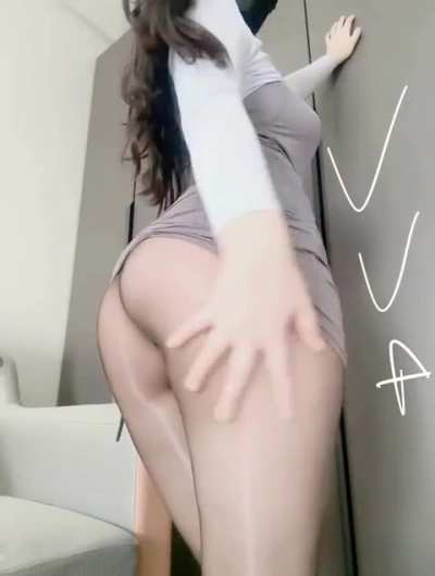 Korean girl with a great ass
