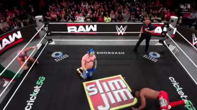 Je'Von Evans just hit the CRAZIEST OG Cutter of his WWE career