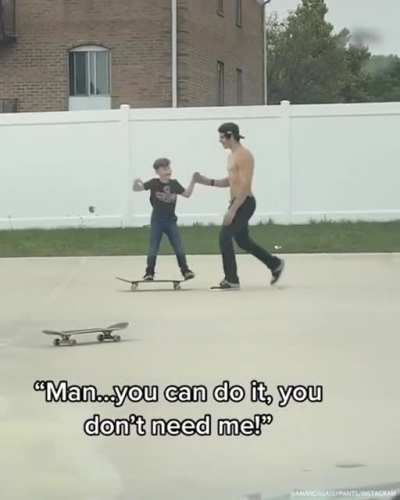 Big skate dude teaches little skate dude !