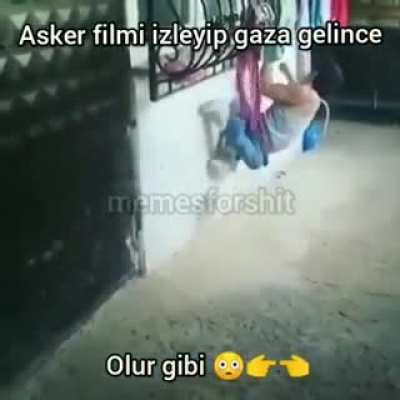 Asker filmi izleyen mhpliler olur gibi