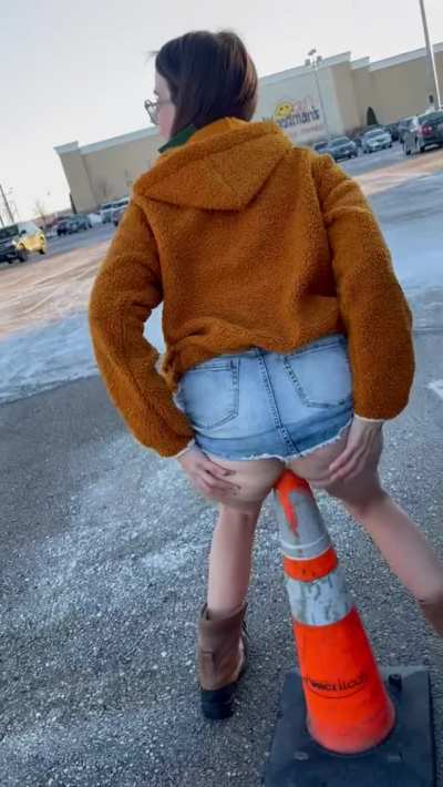 Yes it’s up my ass, I have a dimple above my butt hole