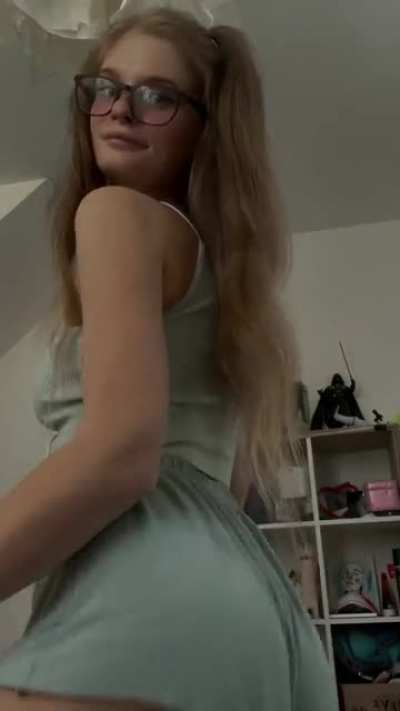 Alice (@ali<wbr>ce.co<wbr>okiee<wbr>)