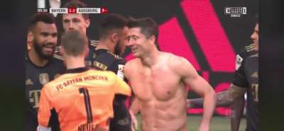 Robert Lewandowski’s record breaking 41st goal with Polish commentary