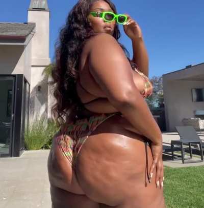 Lizzo ig ass
