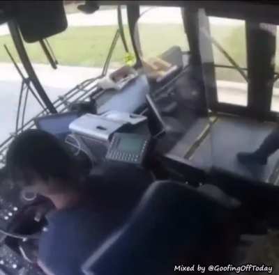 Prankster try to rob bus driver at gun point. Bus driver 🍷🗿