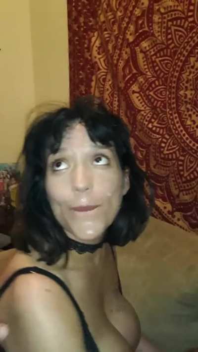 She Doesn't Waste A Drop @ThaG<wbr>uysNe<wbr>xtDoo<wbr>r