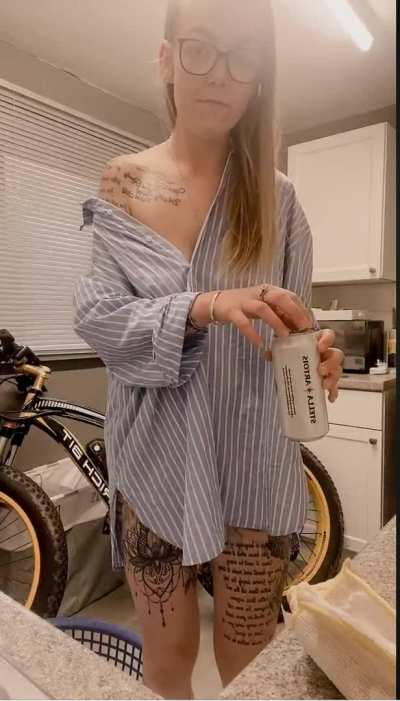 almost a 2for 1 with the down blouse- kitty on display
