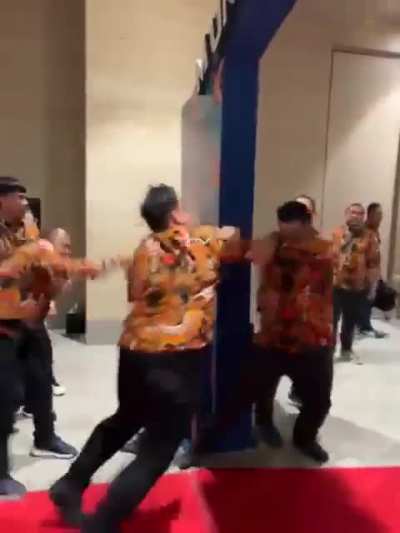 Kegiatan positif Himpunan Pengusaha Muda Indonesia r/publicfreakout