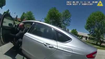 Police officer in Naperville shoots a man wearing body armor and holding an axe (NSFW Fatally shoot Rule 8)