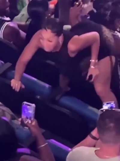 people really go crazy at chris brown concerts 🔥