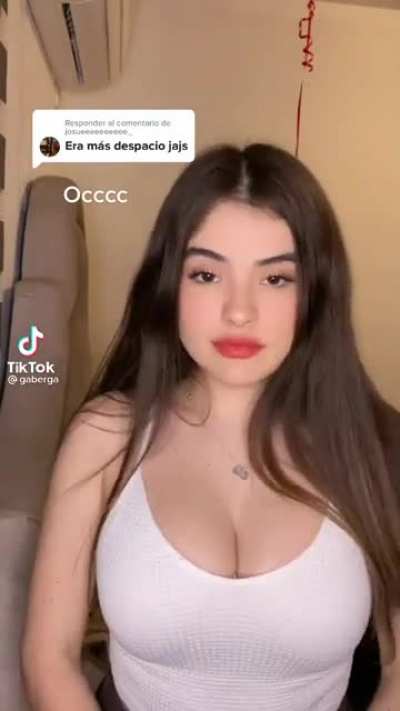 Buenas tetas.