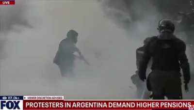 Protests in Argentina, Buenos Aires, as people demand higher pension funds while the inflation is over 23%.