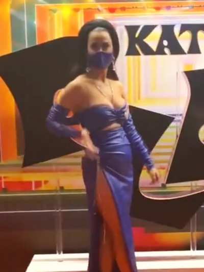 Katy Perry slapping her titty