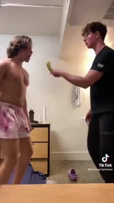 any men wanna eat a banana with me 🥺