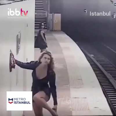 HÜR