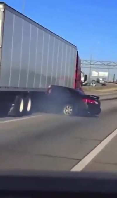Car dont move out the way 🤷🏽♂️