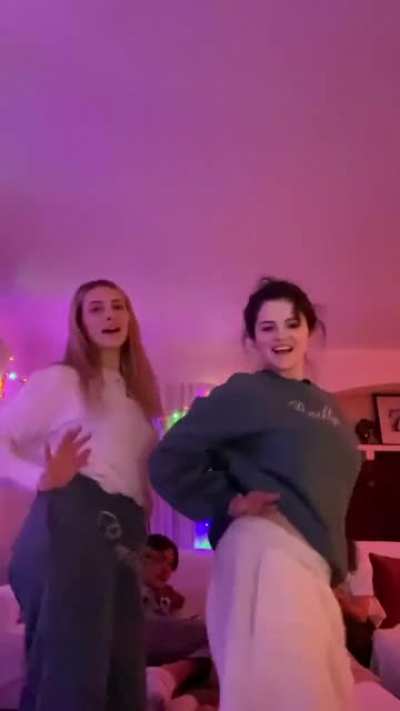 Showing off Tummy