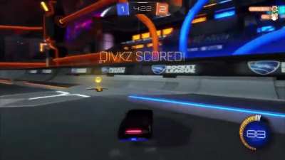 This guy’s laugh when his teammate misses the ball. 😂