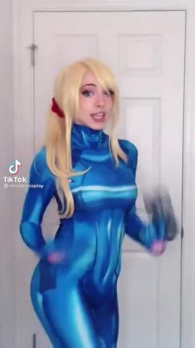 Samus by MissBricosplay (be honest guys)