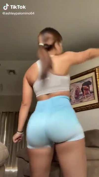 Bubble butt on this woman…