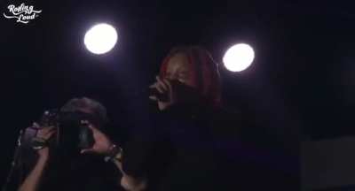 Trippie Redd performing ‘Fuck Love’ in memory of X at Rolling Loud (@/eliasvro on Twitter)