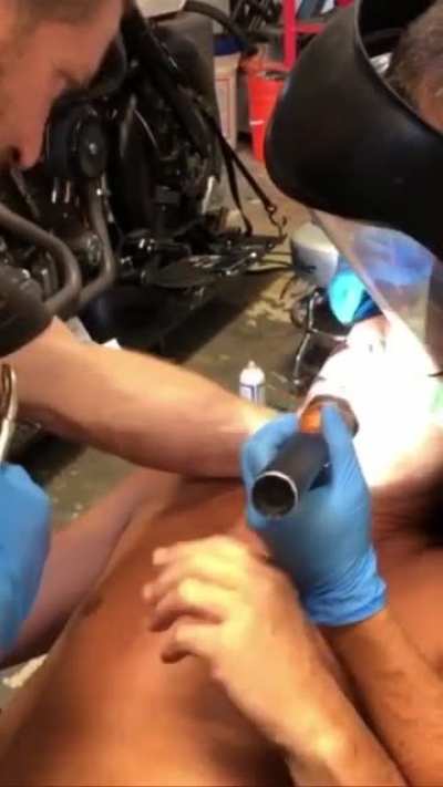 Local mechanic pulls tooth for friend with no insur<wbr>ance!<wbr>🦷😫