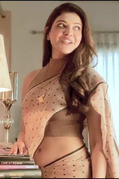 Navel peek 👀