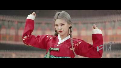 200905 Yeji in Hanbok