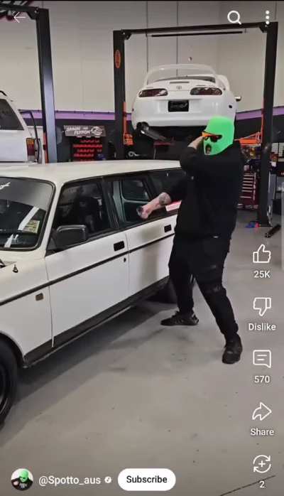 VOLVO.
