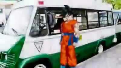 Goku Le gana a todos los microbuses menos al el victor