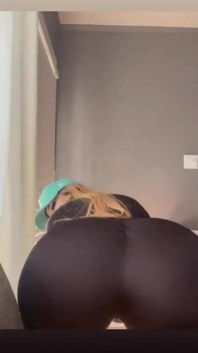Fits Her Nice 🍑
