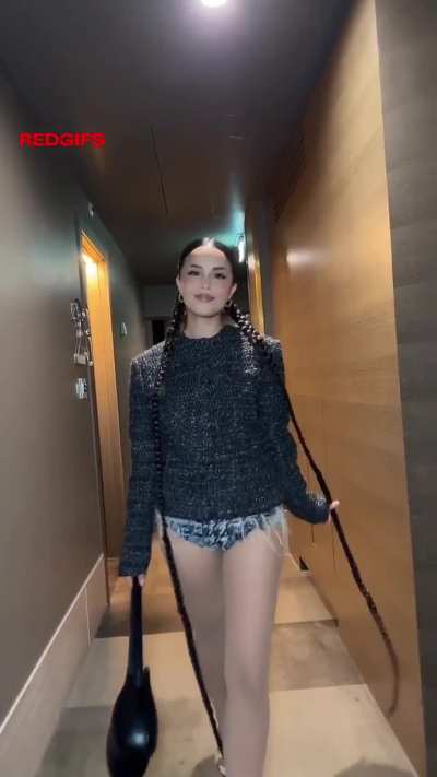 Rae ass