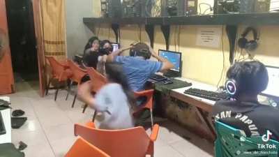 Y lo peor es que estaba en roblox