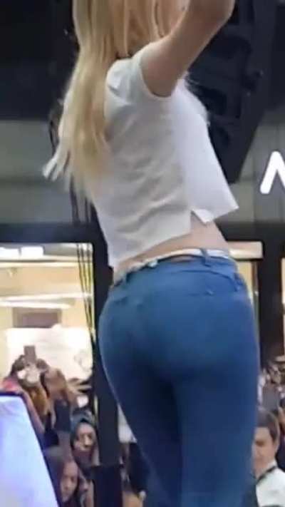 Aleyna Tilki