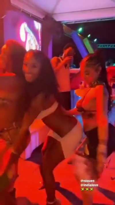 Best LifeAsNique compilation ever 😍🍑😍🍑😍