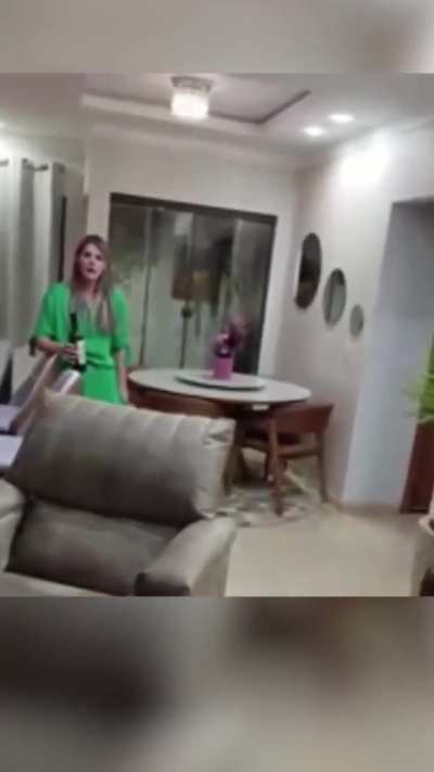 Nada do que você defender ou achar, justifica o ato de tentar matar alguém.