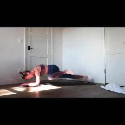 If she moans like this during worko<wbr>ut..i<wbr>magin<wbr>e..in bed.