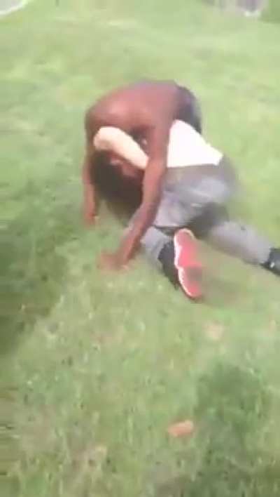 Teen absolutely regrets a sucker punch attempt
