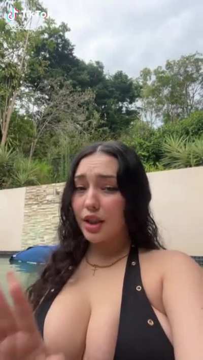 @cococee_