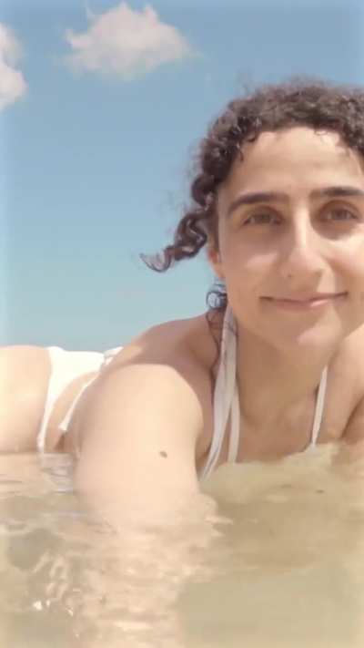 Annas<wbr>tayzi<wbr>aa’s Thicc Ass At The Beach 🥵🌊🍑