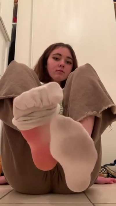 Feet girl