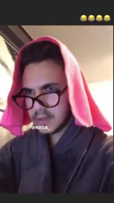 😂