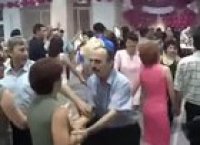 Man slaps his wife because her moves are weak