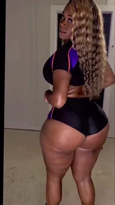 😈