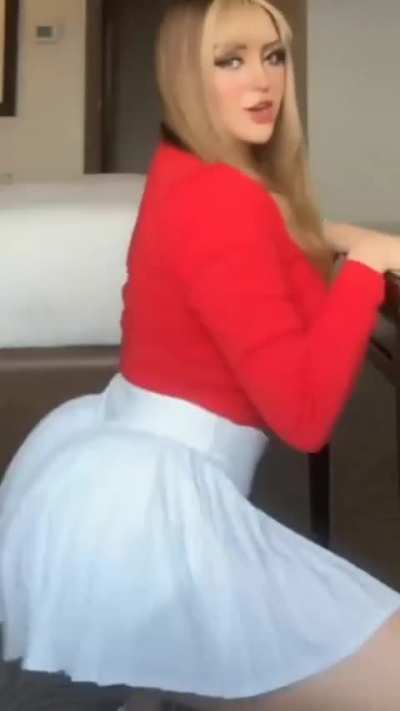 Me imagino a Ari brincando así encima mío y se me pone dura de inmediato 😏🥴