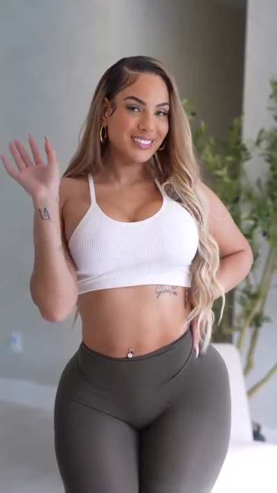Elle remue bien ses fesses
